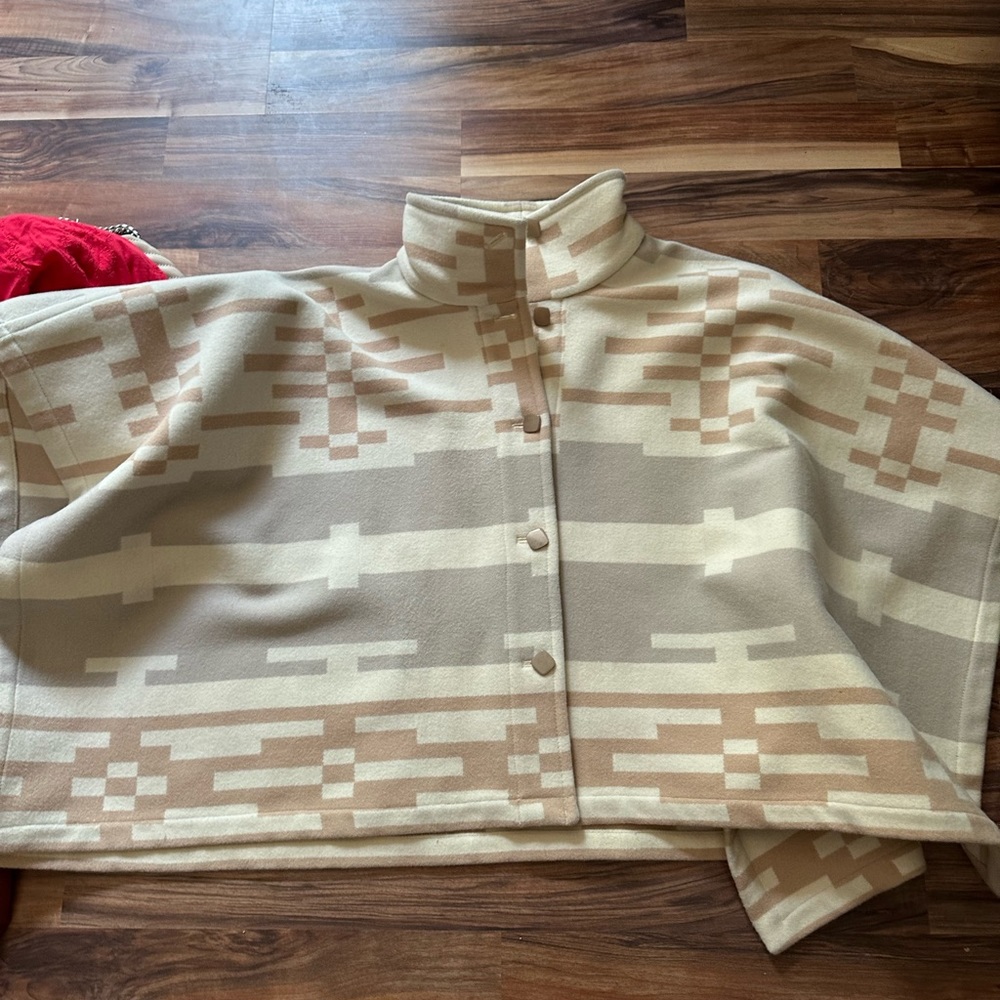 Gorgeous Pendleton cape